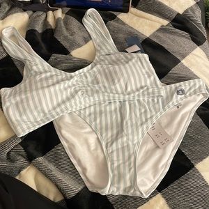 Hollister 2 piece bikini top L and bottoms XL